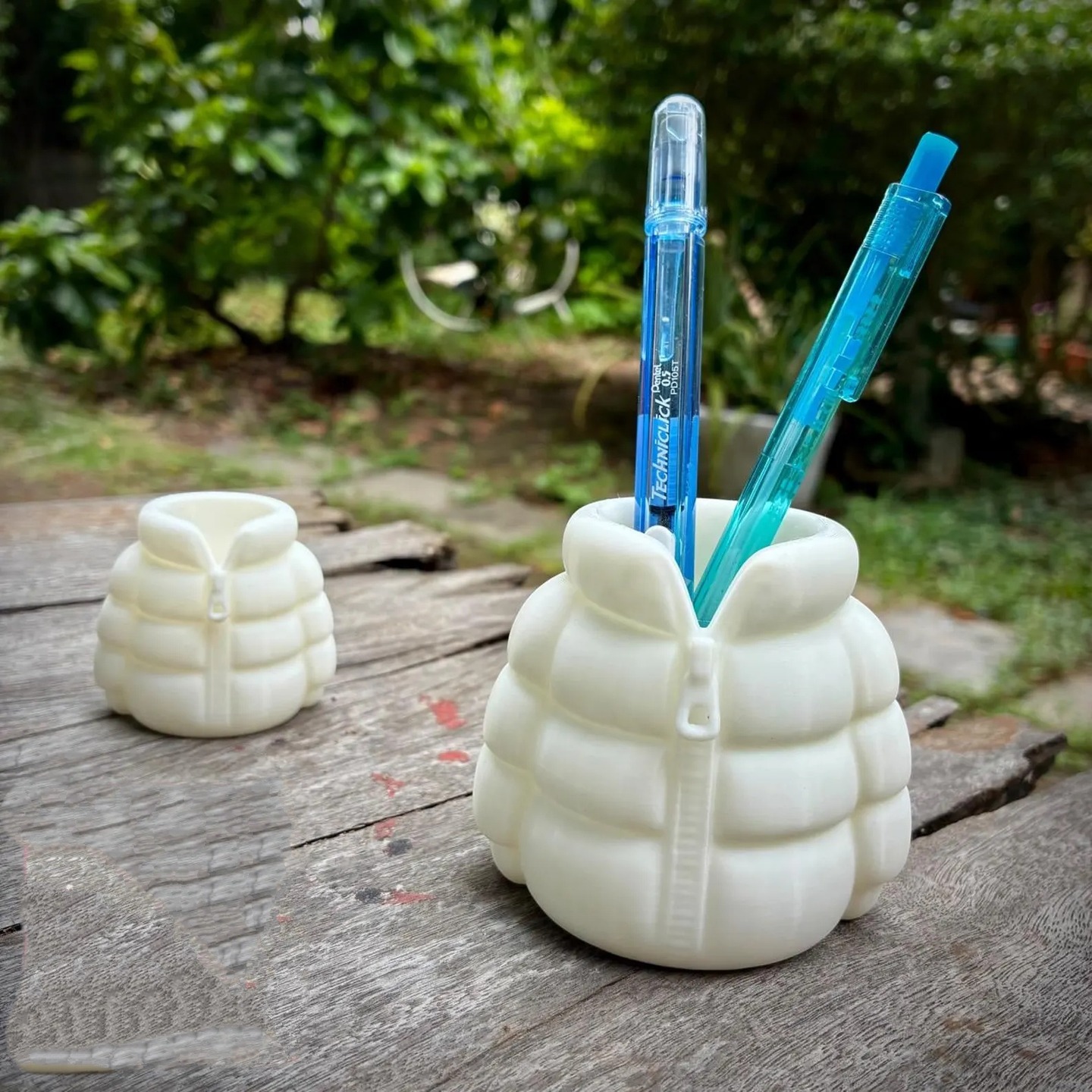 Portalápices impresos en 3D, con forma de chaqueta